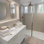 For 10, Pool Jacuzzi, Bordeaux Getaway 펜션
