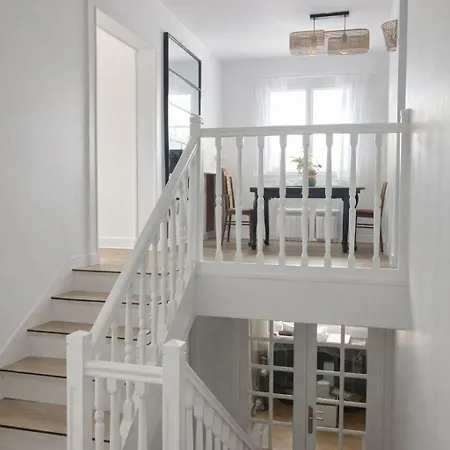 For 10, Pool Jacuzzi, Bordeaux Getaway Semesterbostad