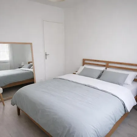 Holiday home For 10, Pool Jacuzzi, Bordeaux Getaway Latresne