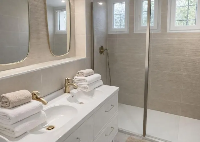 For 10, Pool Jacuzzi, Bordeaux Getaway Holiday home