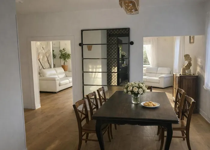 For 10, Heated Pool Jacuzzi, Bordeaux Getaway *